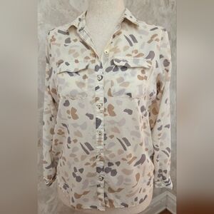 Foxcroft NYC Blouse 6P Petite Abstract Neutral Print Lyocell Button Front Shirt
